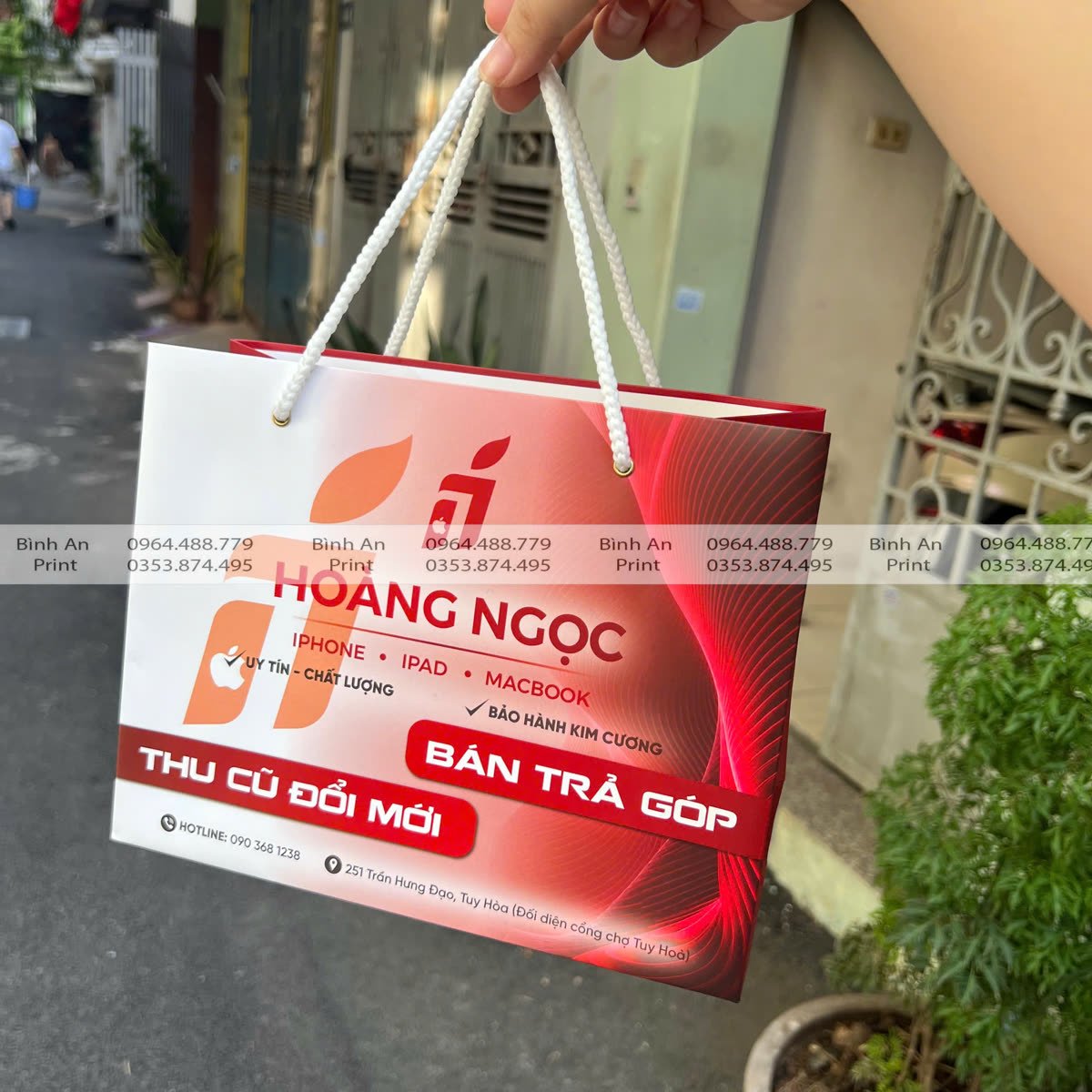 Túi giấy Hoàng Ngọc, Ivory 230gsm, cán mờ, quai dây dù xỏ, do In Bình An in